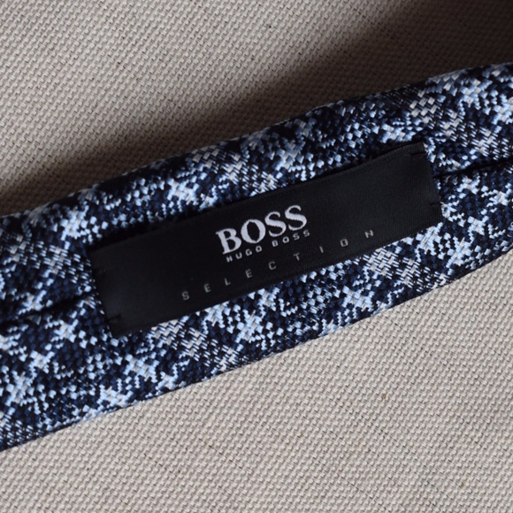 Hugo Boss 100% Silk Houndstooth Tie - Picture 3 of 5